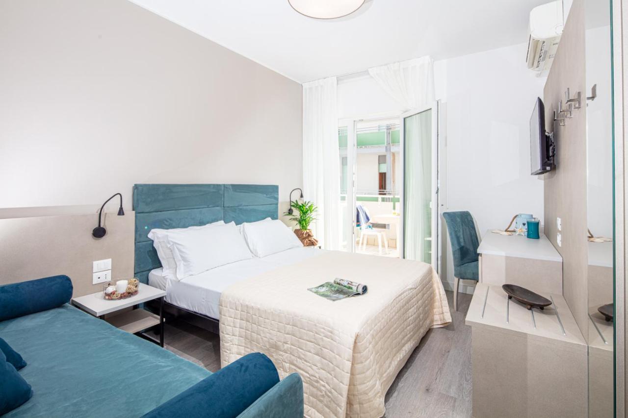 Hotel Pigalle リド・ディ・イエゾロ エクステリア 写真