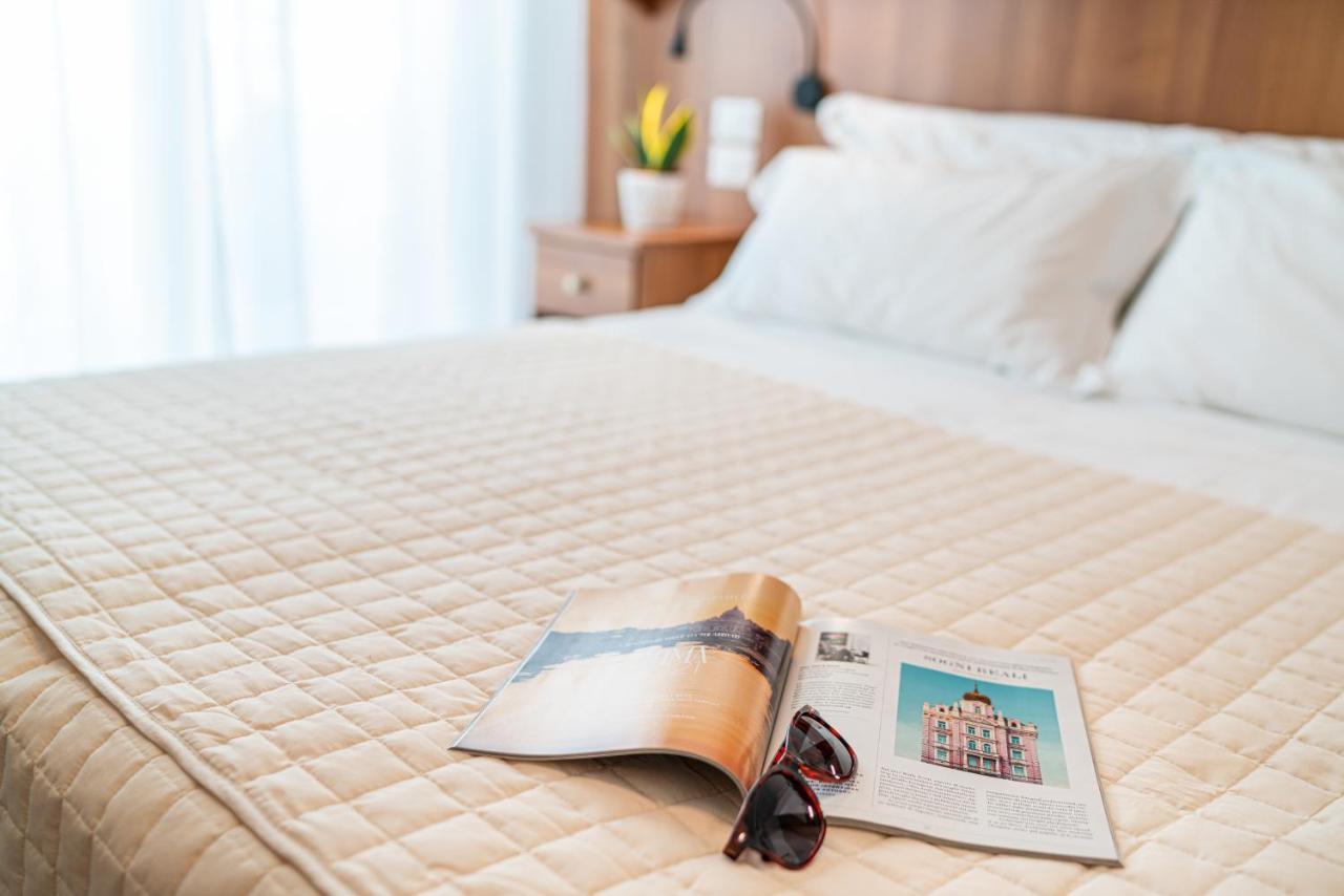 Hotel Pigalle リド・ディ・イエゾロ エクステリア 写真
