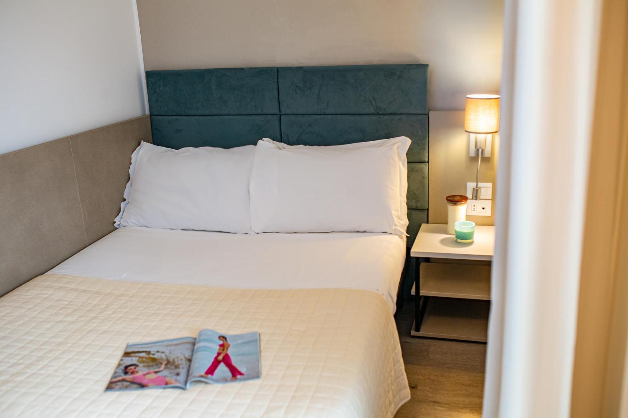 Hotel Pigalle リド・ディ・イエゾロ エクステリア 写真